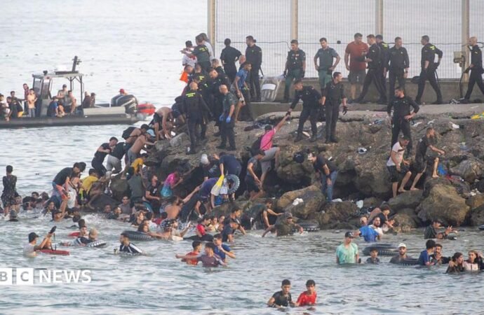 Ceuta: EU calls for stronger borders after migrant crossings into Spanish territory