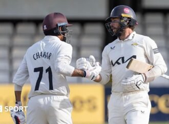 County Championship: Ben Foakes century helps Surrey to draw against Essex