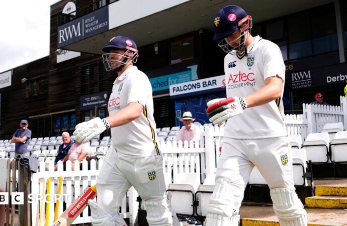 County Championship: Derbyshire v Durham – Alex Lees hits 53 on rain-hit day
