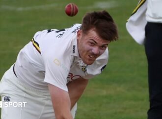 County Championship: Durham need four runs to beat Gloucestershire