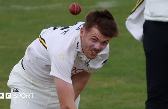 County Championship: Durham need four runs to beat Gloucestershire