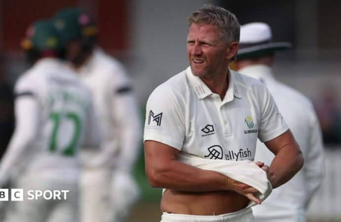 County Championship: Glamorgan dominate at rain-hit Leicester
