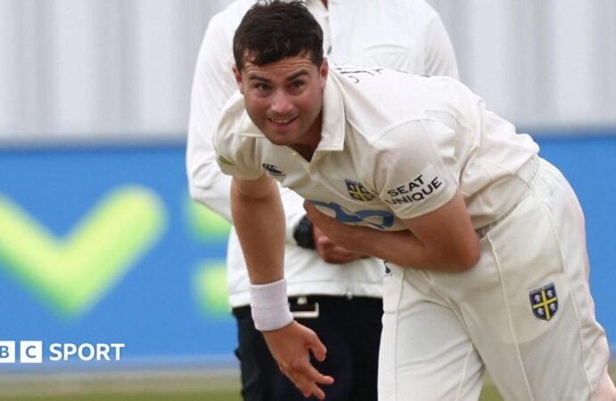 County Championship: Glamorgan sign New Zealander Ray Toole