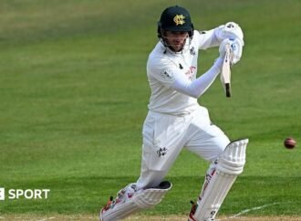 County Championship: Joe Clarke first past 1,000 Championship runs in 2026 as Notts stifle Warwickshire