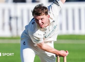 County Championship: Kent boost promotion bid by beating Middlesex
