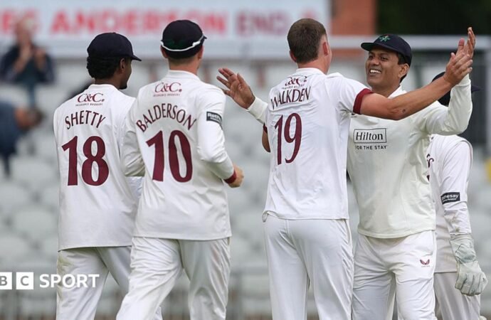 County Championship: Lancashire v Northants – Rain spoils day one