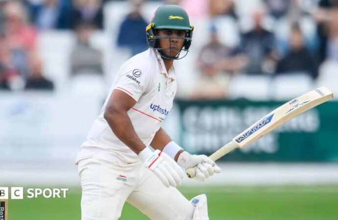 County Championship: Leicestershire openers blunt Yorkshire attack