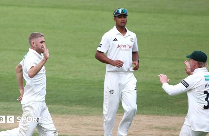 County Championship: Olly Stone takes 6-44 as Notts rock Surrey