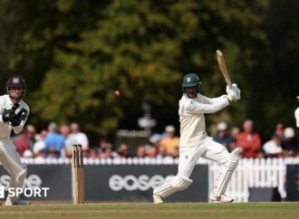 County Championship: Worcestershire take upper hand against Gloucestershire on day two
