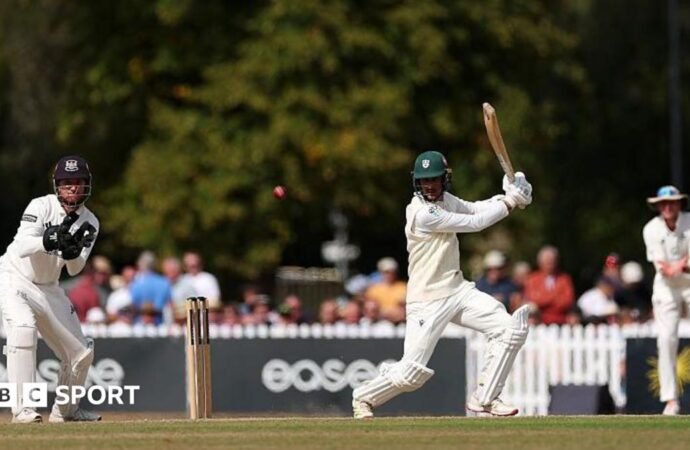 County Championship: Worcestershire take upper hand against Gloucestershire on day two