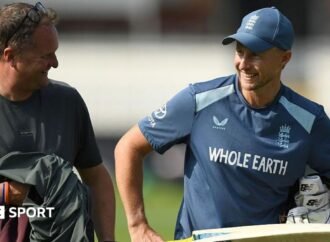 England v Pakistan: Joe Root shows himself to be the leader England need
