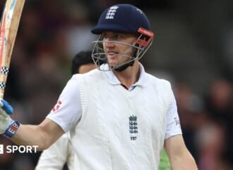 England vs Pakistan: Harry Brook, Joe Root, Jordan Cox make runs in Headingley gloom