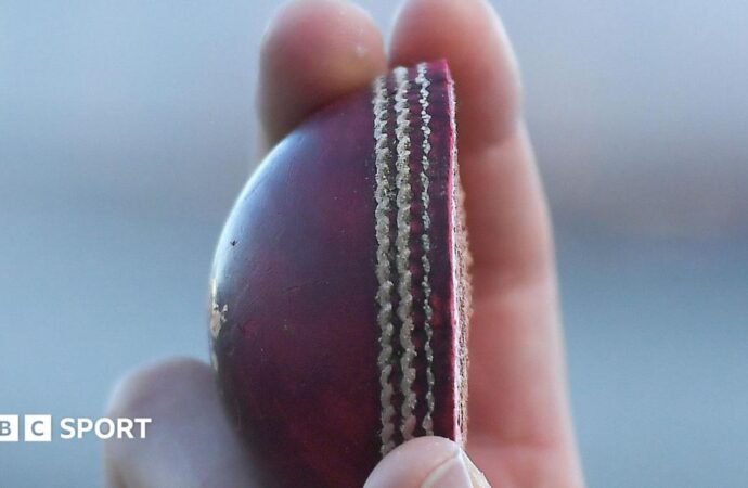 England vs Pakistan: Josh Tongue and Ollie Robinson split Headingley ball in half