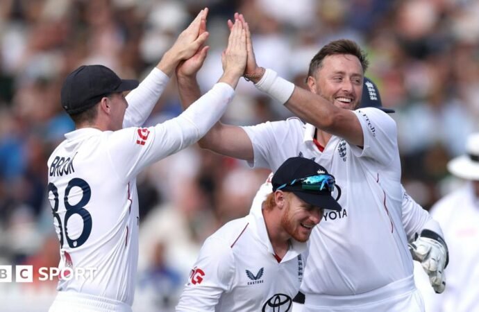 England vs Pakistan: Ollie Robinson and Jofra Archer give hosts control at Lord’s