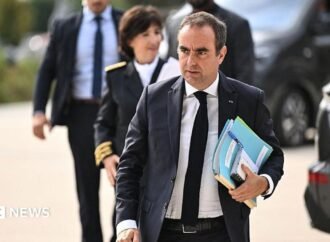 Europe wildfires: Lecornu heckled over French emergency response
