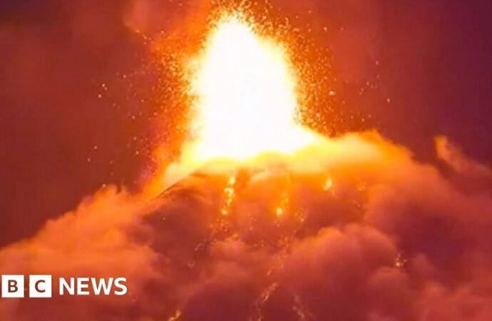 Evacuations as Guatemala volcano erupts