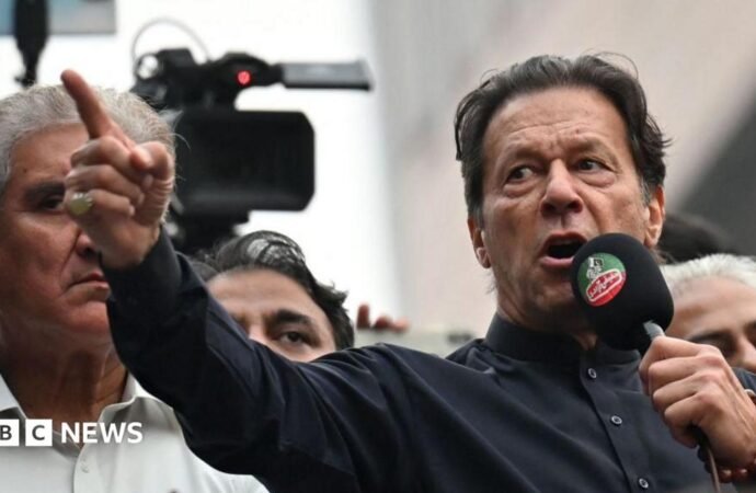 Ex-cricket captains call on Pakistan to ensure ‘proper medical care’ for Imran Khan