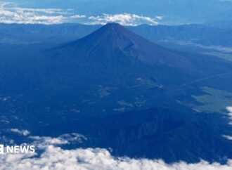 Father leaves 7-year-old son alone on Mount Fuji to continue hike, reports say
