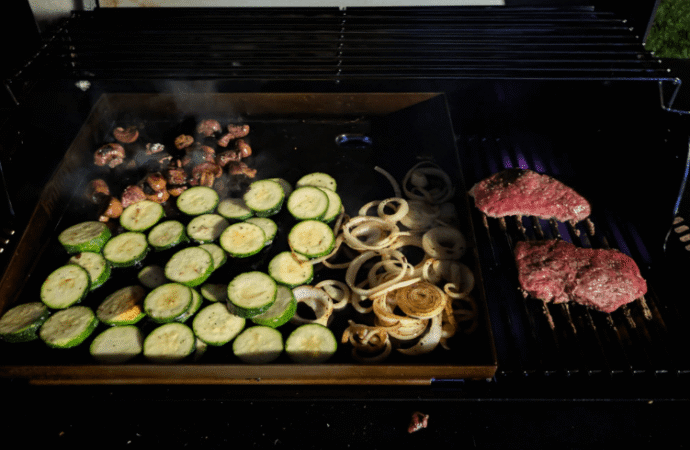 Flat-Top or Grated Grill? A Pitmaster Weighs In – CNET