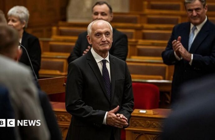 Former judge András Baka elected Hungarian president