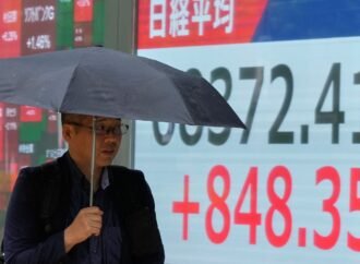 Global shares mostly rise after buying of AI-related shares and oil prices fall