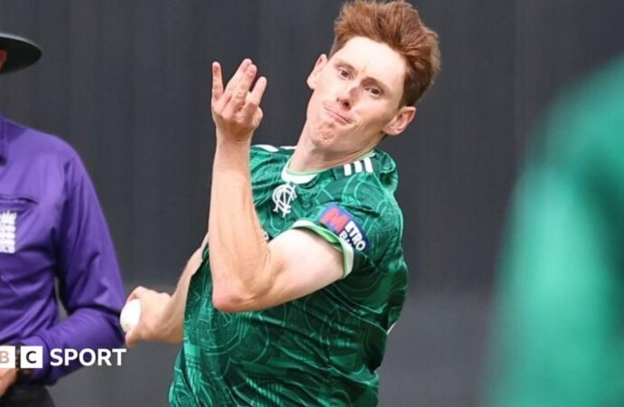 Gloucestershire sign fast bowlers James Hayes, JT Langridge and Mitchell Killeen