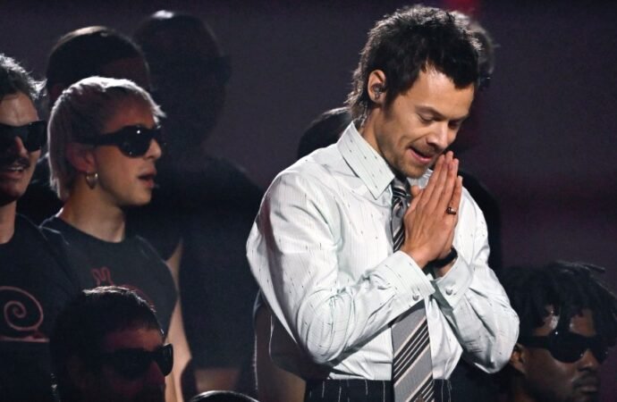 Harry Styles Shouts-Out Ex Taylor Swift’s Wedding During Madison Square Garden Show