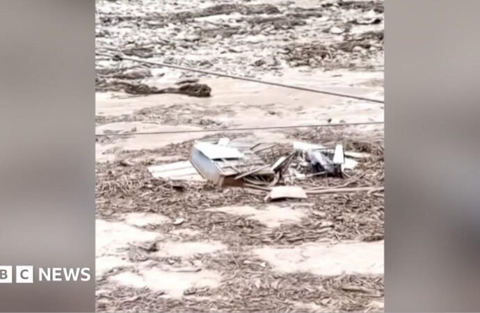 Hikers feared missing after flash flooding hits Grand Canyon