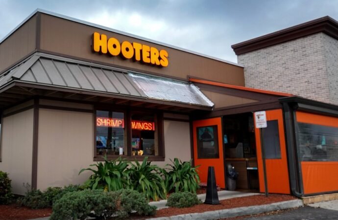 Hooters Restaurant Movie in the Works — Film News in Brief