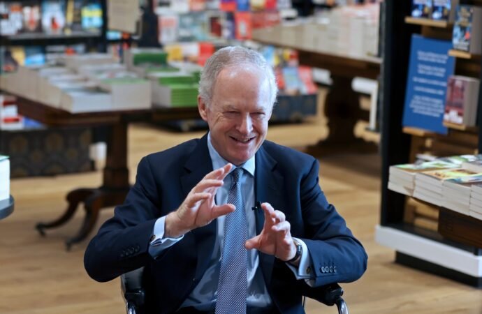 How Barnes & Noble CEO James Daunt tapped his indie bookstore cred to revive the big-box chain | Fortune