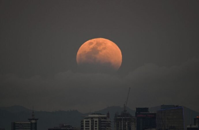 How to See the Partial Lunar Eclipse and Blood Moon on August 27