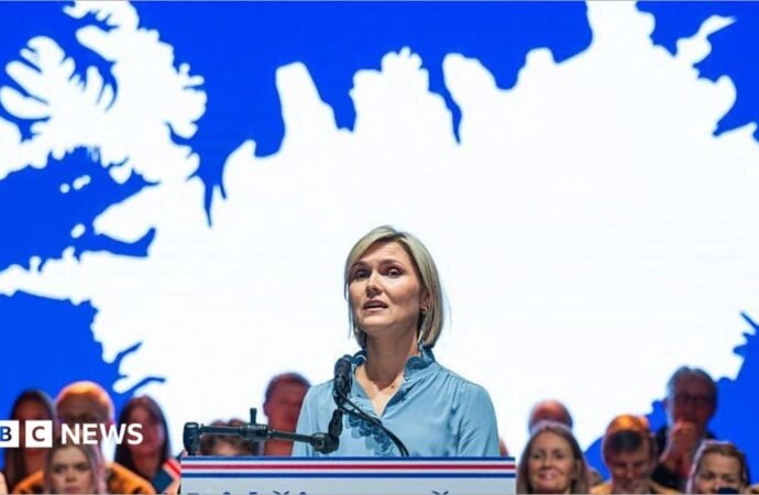 Iceland holds knife-edge referendum on EU – and it could be decided on fish
