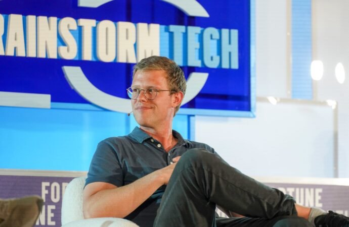 In AI-obsessed Silicon Valley, live commerce platform Whatnot just notched a new funding round valuing it at $20 billion | Fortune