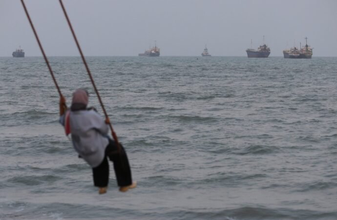 Iran wants a mafia-style ‘protection’ toll on the Strait of Hormuz, but the eye-popping $20 billion per year haul is a pipe dream | Fortune