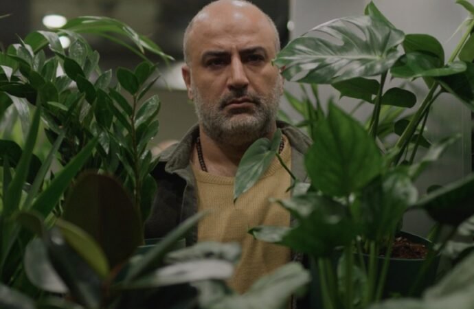 Iranian Director Ali Asgari Unveils First Clip From Venice-Bound ‘A Bit of Light’: ‘This Trump Guy Is Threatening to Bomb Here Every Day’ (EXCLUSIVE)