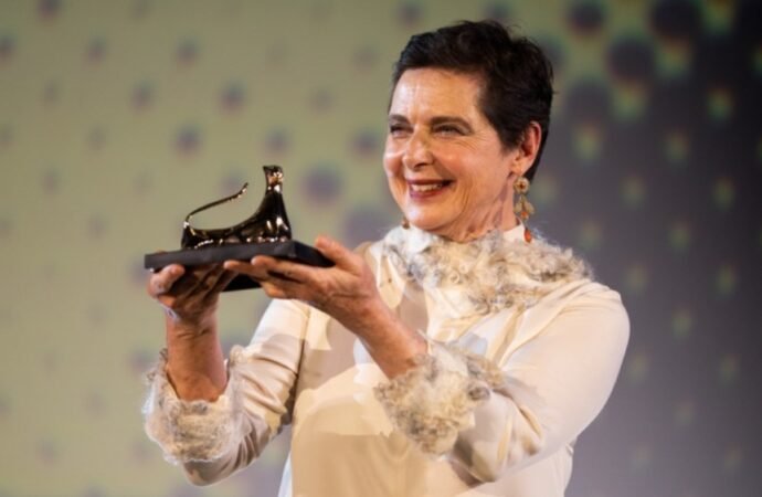 Isabella Rossellini Talks Lynch, ‘Green Porno’ and How Animals Became Her Favorite ‘Muses’: ‘They Fascinate Me’