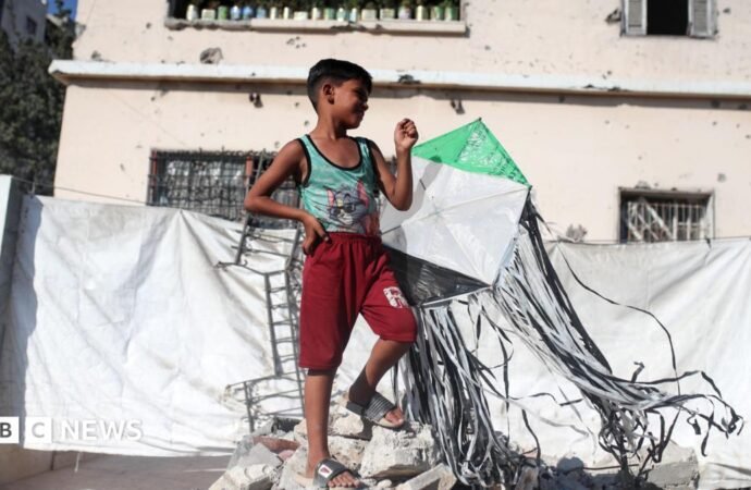 Israel warns of ‘forceful’ response to kites flown from Gaza