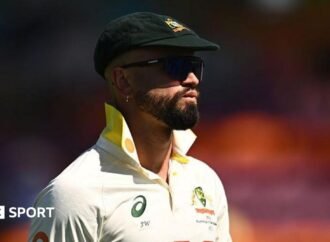 Jake Weatherald: Australia Test batter signs for Warwickshire for 2027