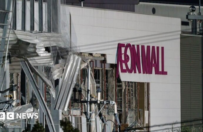Japan earthquake: Two workers killed in Aeon Mall blast after re-entering on boss’ order
