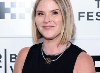 Jenna Bush Hager Shares Rare Multigenerational Family Photo With Her Daughters, Mom Laura Bush