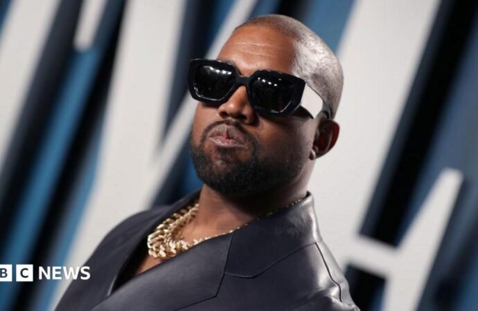 Kanye West announces tour dates in Russia