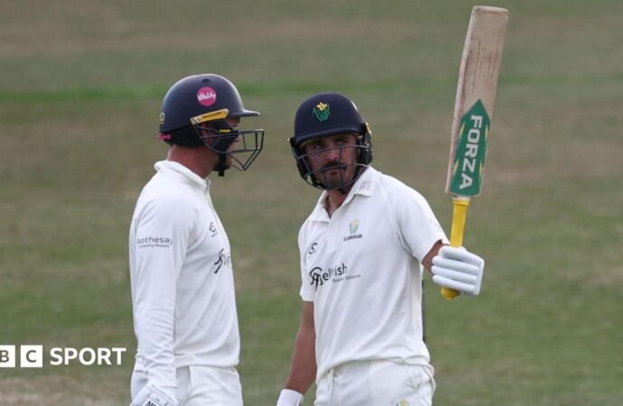Leicestershire v Glamorgan: Kiran Carlson innings leaves Division One match evenly poised