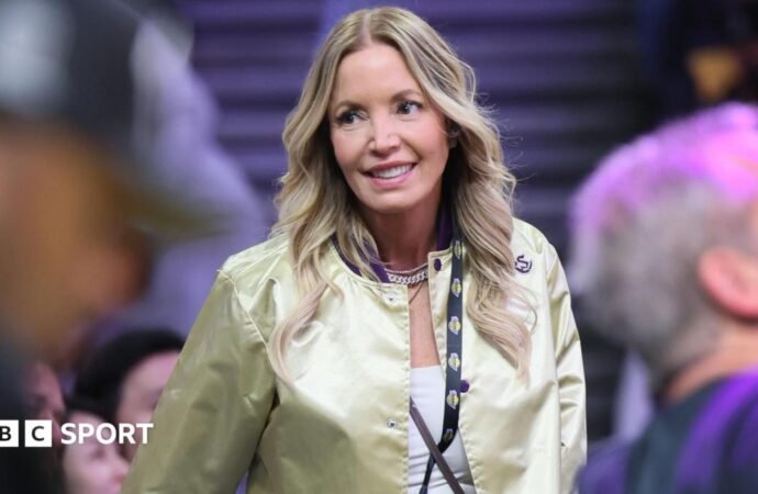 Los Angeles Lakers: Jeanie Buss seeks to block sale of family’s 17.8% stake