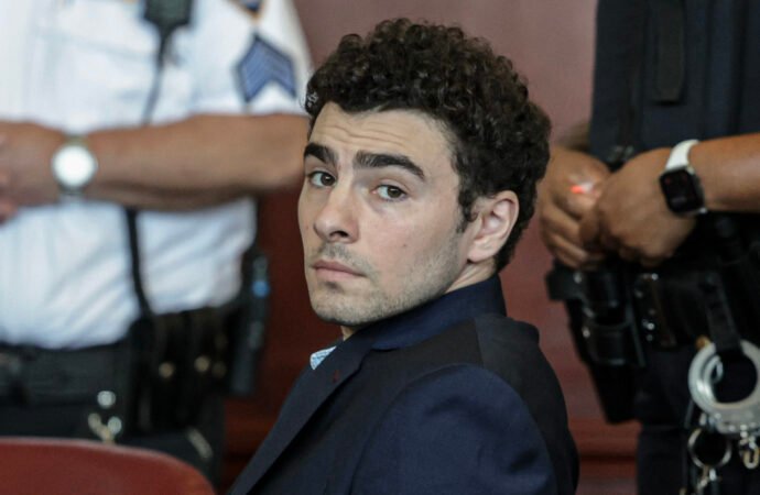 Luigi Mangione pleads guilty to federal stalking charges in killing of UnitedHeathcare CEO. ‘I shot Mr. Thompson in Manhattan and he died’ | Fortune