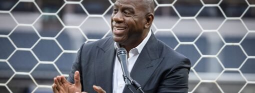 Magic Johnson says why he once ditched his millionaire teammates to talk to a ‘super super billionaire’