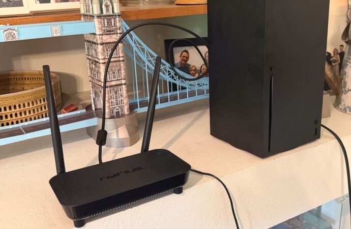 Make Cord Clutter a Thing of the Past With This Powerful Wireless HDMI Streamer