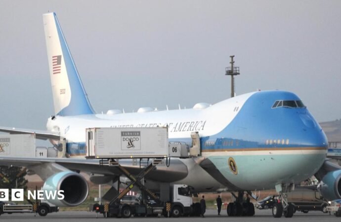 Members of Trump’s cabinet remained on decoy plane, after Trump’s quiet exit