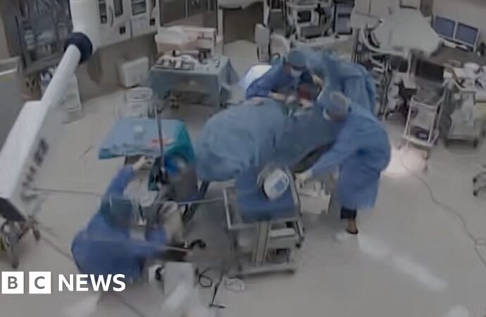 Moment earthquake shakes hospital operating room in Japan