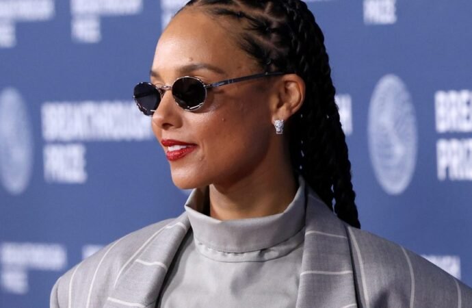 Music Industry Moves: Alicia Keys Signs With CAA in All Areas; SONA’s Emerging Songwriter Award Nominations Now Open