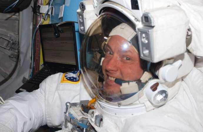 NASA Astronaut Mike Fincke Leaves NASA, Career Includes 4 Spaceflights – NASA